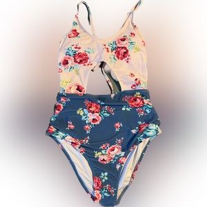 NWT Cupshe one piece cut-out floral swimsuit size Large